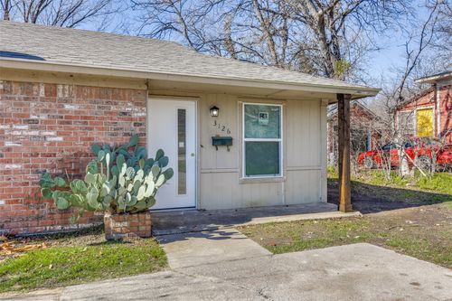 3126 Hunter St, Fort Worth, TX, 76112-7130 | Card Image