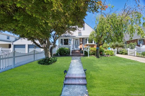 2389 Lindy Road, Hempstead, NY, 11590 | Card Image