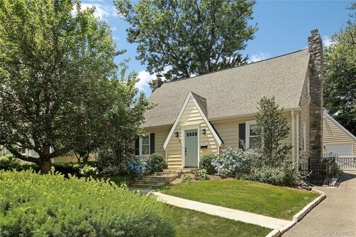 51 Stratford Rd, Scarsdale, NY, 10583-4936 | Card Image