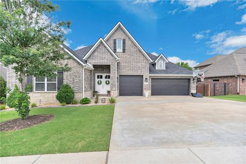 107 Nw Highland Rd, Bentonville, AR, 72712-7275 | Card Image