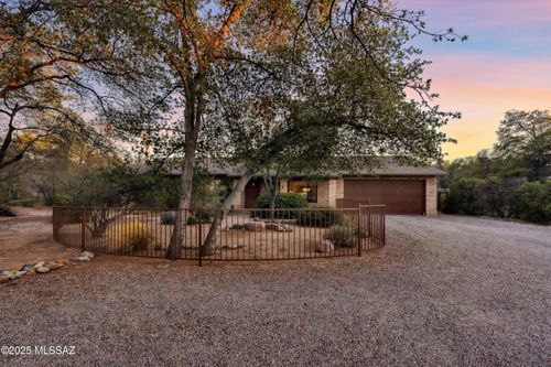 330 N Estill Dr, Oracle, AZ, 85623-6210 | Card Image