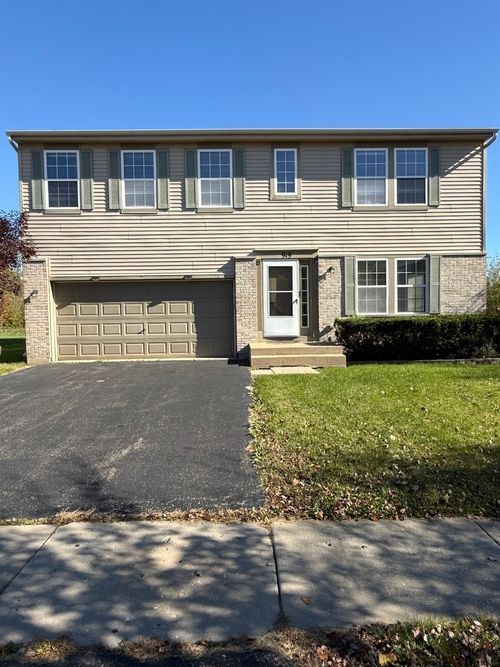919 Valley Stream Dr, Pingree Grove, IL, 60140-9135 | Card Image