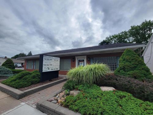 975 S Main St, Plymouth, MI, 48170-2048 | Card Image
