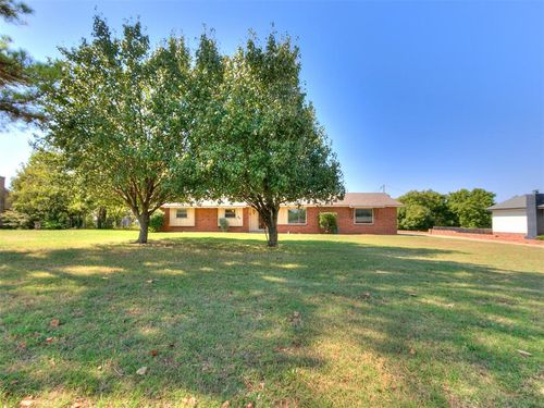 2428 9th Ave Ne, Norman, OK, 73071-6802 | Card Image