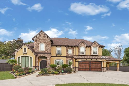 607 Spring Dr, Pasadena, TX, 77504-1423 | Card Image