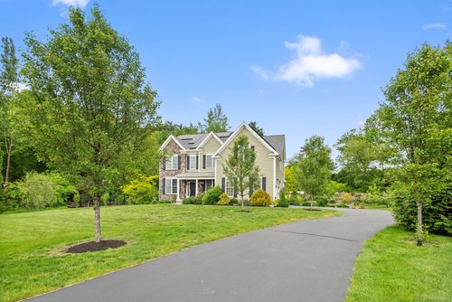100 Pembroke Ter, Glastonbury, CT, 06033-2867 | Card Image