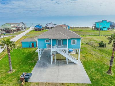 2010 Vista Drive, House other with 3 bedrooms, 2 bathrooms and null parking in Crystal Beach TX | Image 1