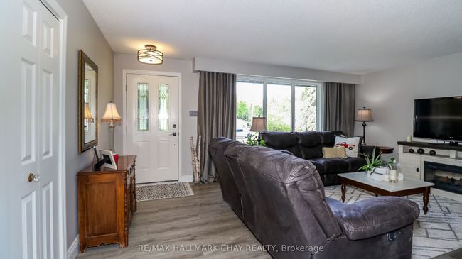 5142 30 Sideroad, House other with 4 bedrooms, 2 bathrooms and 17 parking in Utopia ON | Image 14