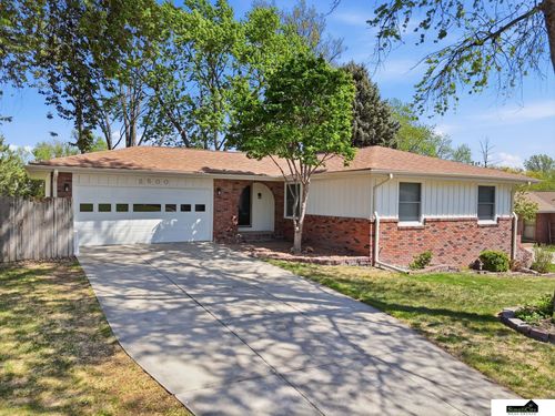 2500 Surrey Ct, Lincoln, NE, 68512-1550 | Card Image