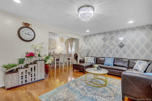 121 153rd St, Jamaica, NY, 11434-2324 | Card Image