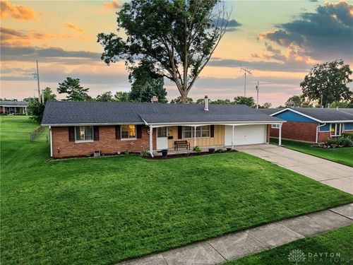 1154 Rona Parkway Dr, Fairborn, OH, 45324-5758 | Card Image