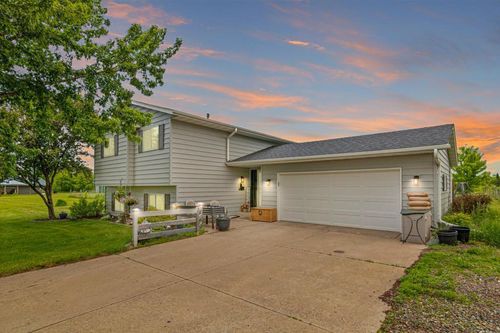 6972 360th St, North Branch, MN, 55056-5604 | Card Image