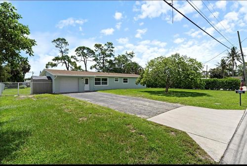 930 Rutherford Ln, Haverhill, FL, 33415-1246 | Card Image