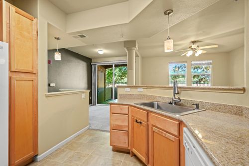 unit-911-1900 Danbrook Dr, Sacramento, CA, 95835-1690 | Card Image