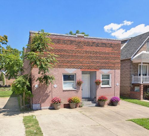 524 W 143rd St, East Chicago, IN, 46312-4330 | Card Image