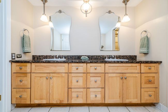 APT-301 - 2 S Atrium Way, Condo with 2 bedrooms, 2 bathrooms and 1 parking in Elmhurst IL | Image 14