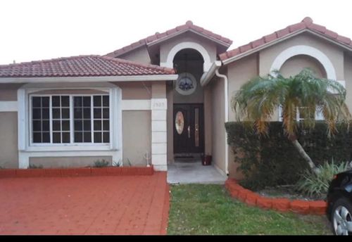 7505 Nw 169th Lane, Hialeah, FL, 33015 | Card Image