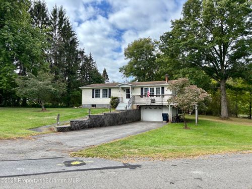 11 Rockwell Ln, Waymart, PA, 18472-9351 | Card Image