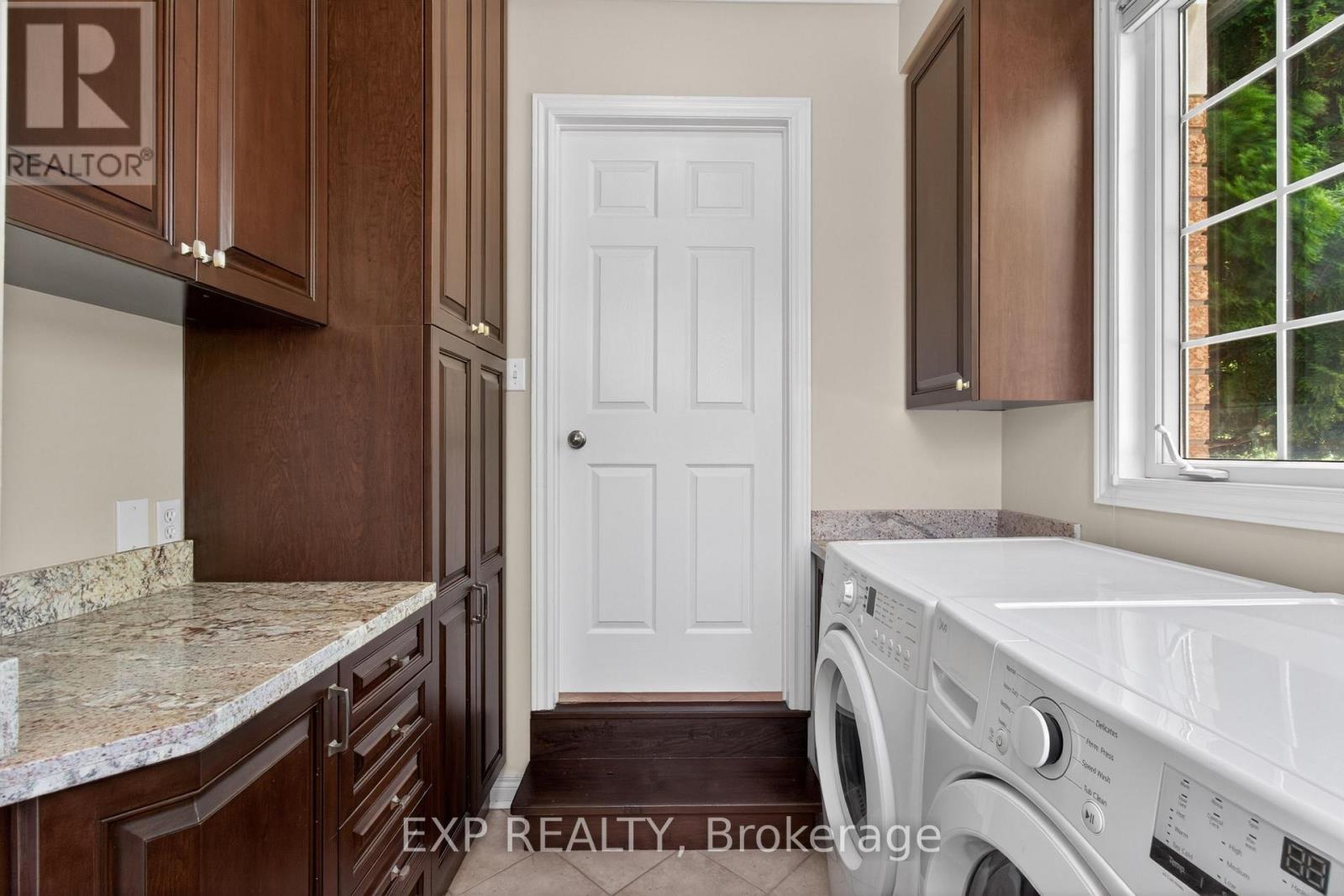 Residential in Oakville (WT West Oak Trails) 4