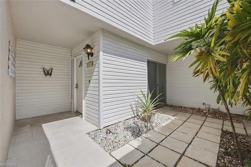62-522 Bristle Cone Ln, NAPLES, FL, 34113-8318 | Card Image