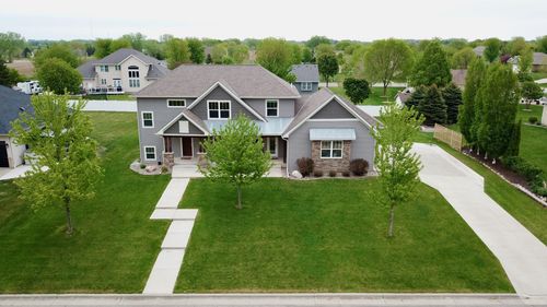 1805 2nd St Ne, Willmar, MN, 56201-2235 | Card Image