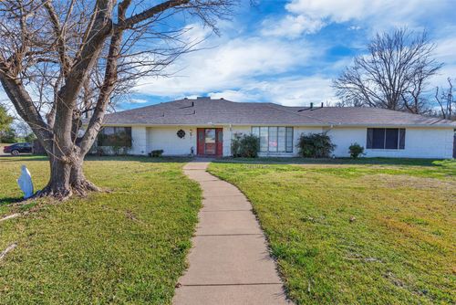 706 E Criner St, Grandview, TX, 76050-2187 | Card Image