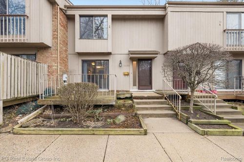 1432 Oakbrook E, Rochester Hills, MI, 48307-1126 | Card Image