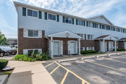 f-551 W Park Ave, Libertyville, IL, 60048-2668 | Card Image