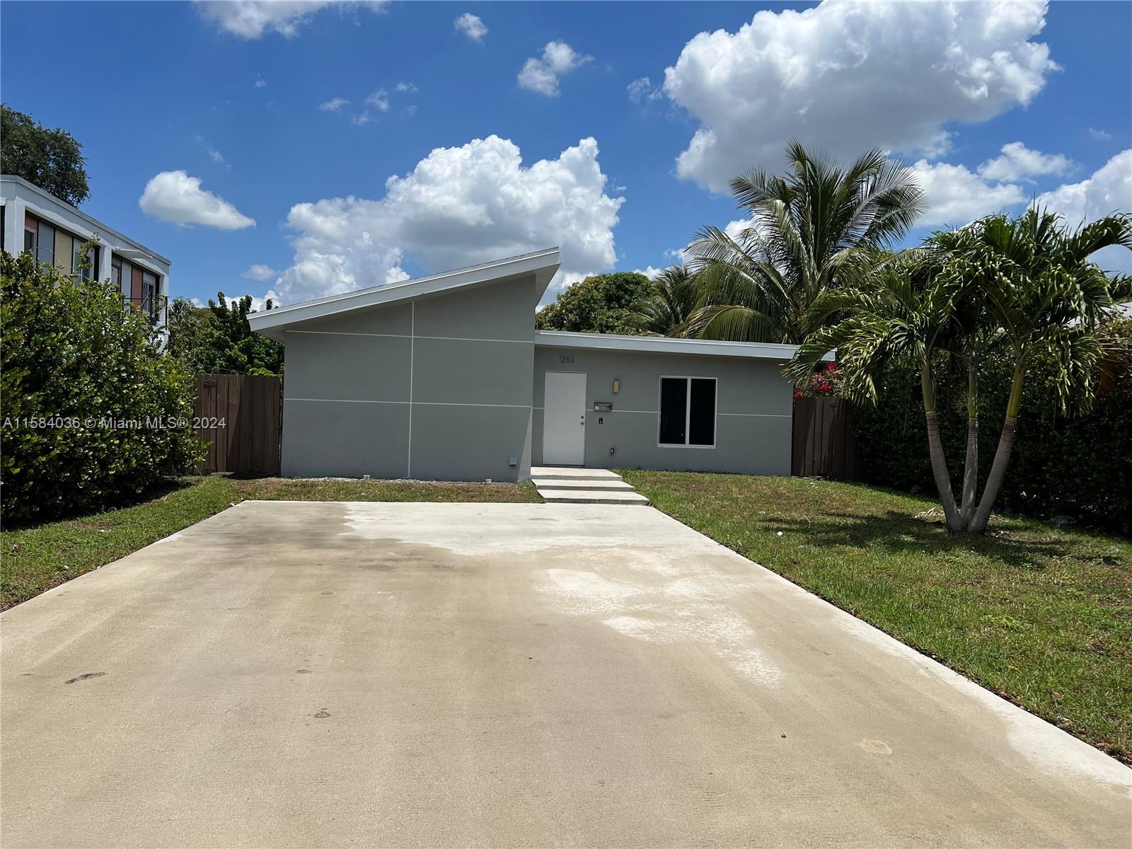 128th St, North Miami, FL 33161