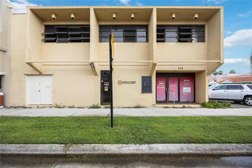 214 Miami Ave E, VENICE, FL, 34285-2408 | Card Image