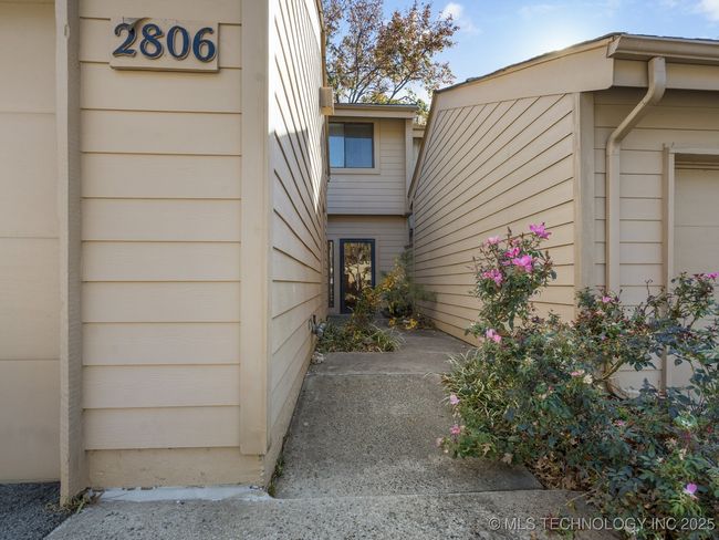 3 - 2806 E 84 Th St, Condo with 3 bedrooms, 3 bathrooms and null parking in Tulsa OK | Image 4