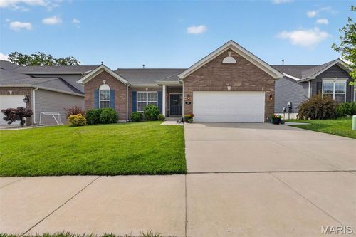 1742 Ridgeway Trl, Fenton, MO, 63026-5611 | Card Image