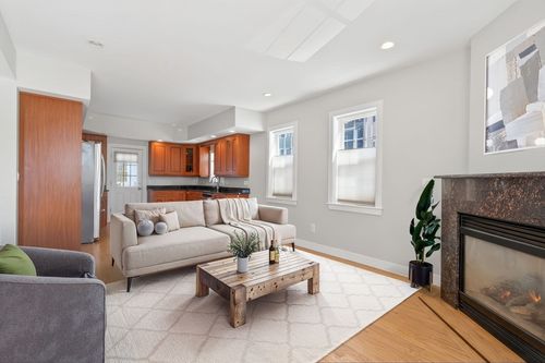 1-170 W 3rd St, Boston, MA, 02127 | Card Image