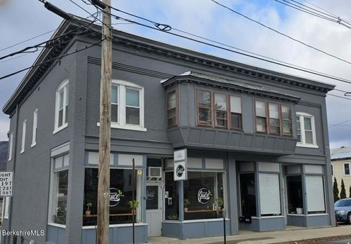 52-5052 N Summer St, Adams, MA, 01220-1563 | Card Image