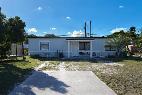 303 Nw 28th Way, Fort Lauderdale, FL, 33311-8537 | Card Image