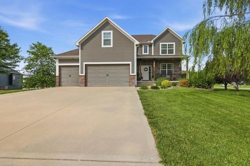 1705 Sw Red Fox Cir, Oak Grove, MO, 64075-6222 | Card Image