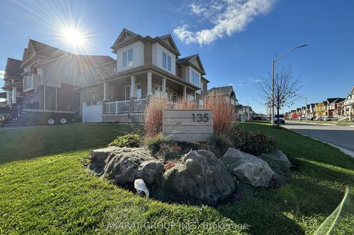 135 Esther Cres, Welland, ON, L3B0H1 | Card Image