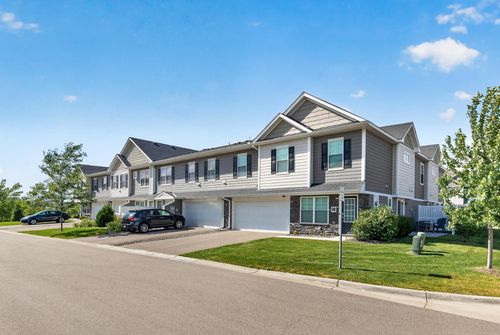 c-11010 Yalta St Ne, Blaine, MN, 55449-7482 | Card Image