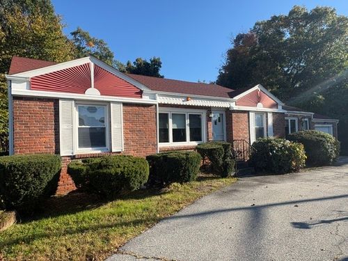 921 Providence Street, West Warwick, RI, 02893 | Card Image