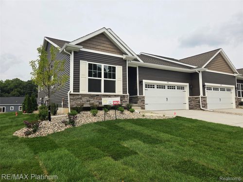 40-846 Oakwood Cir, Fenton, MI, 48430-1699 | Card Image