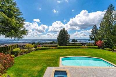 1028 Groveland Pl, House other with 5 bedrooms, 5 bathrooms and 4 parking in West Vancouver BC | Image 2