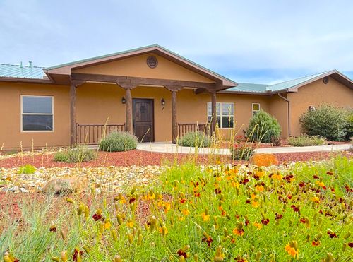 9 Troya Ct, Tijeras, NM, 87059-7981 | Card Image