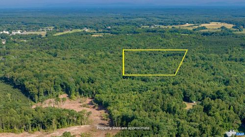 2 Stag Rd, BREMO BLUFF, VA, 23022-2265 | Card Image