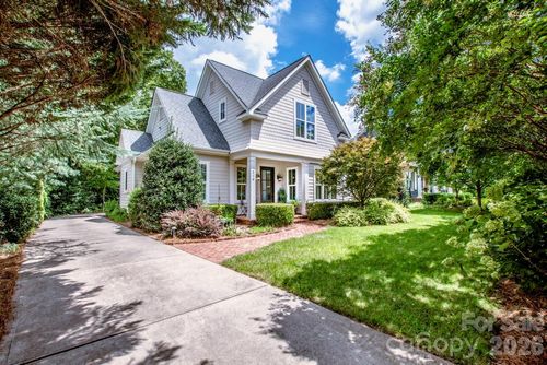216 Catawba Ave, Davidson, NC, 28036-9216 | Card Image