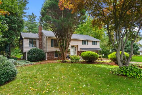 42 Freeport Dr, Burlington, MA, 01803-1845 | Card Image