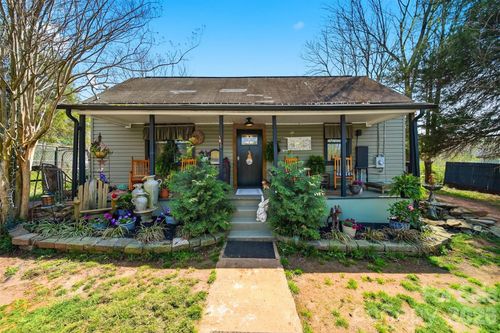 507 Oak St Sw, Lenoir, NC, 28645-6384 | Card Image