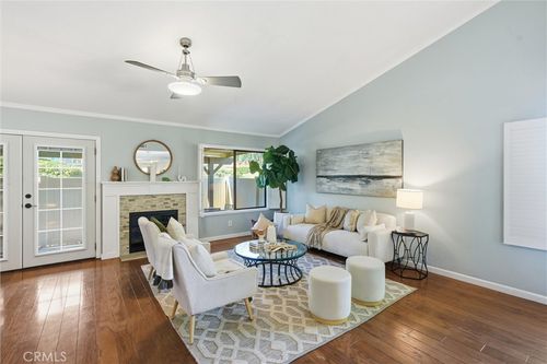 20066 Avenue Of The Oaks, Newhall, CA, 91321-1415 | Card Image