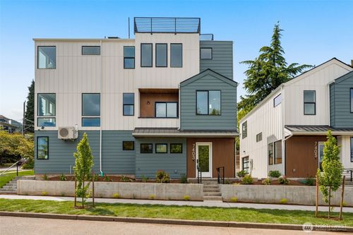 7403 Dayton Ave N, Seattle, WA, 98103-5033 | Card Image