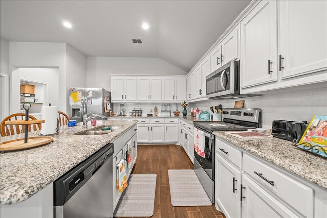 609 Autumn Ave, House other with 3 bedrooms, 2 bathrooms and null parking in Justin TX | Image 18