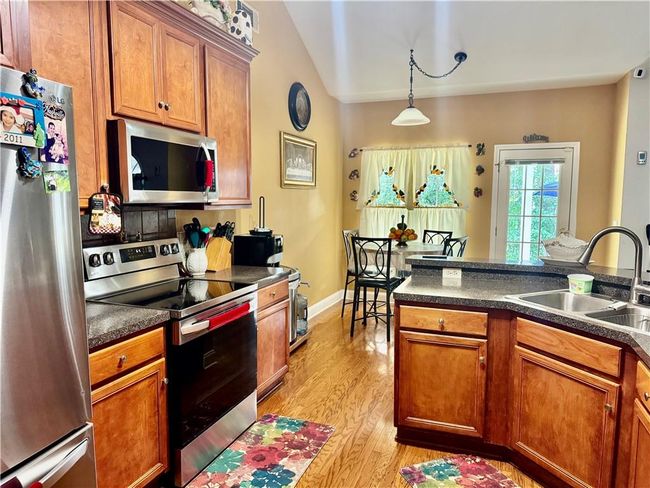 1902 Commons View Cir, House other with 4 bedrooms, 2 bathrooms and null parking in Snellville GA | Image 13